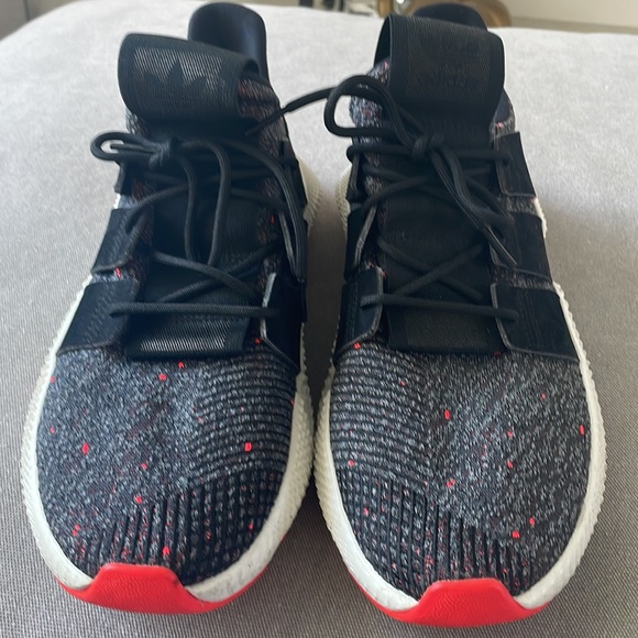 Men’s 10.5 barely worn Adidas Slip-on - Picture 3 of 3